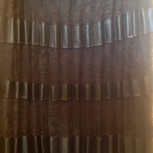 Pleated gorgeous Lace and faux leather skirt ZS - Picture 5 of 7
